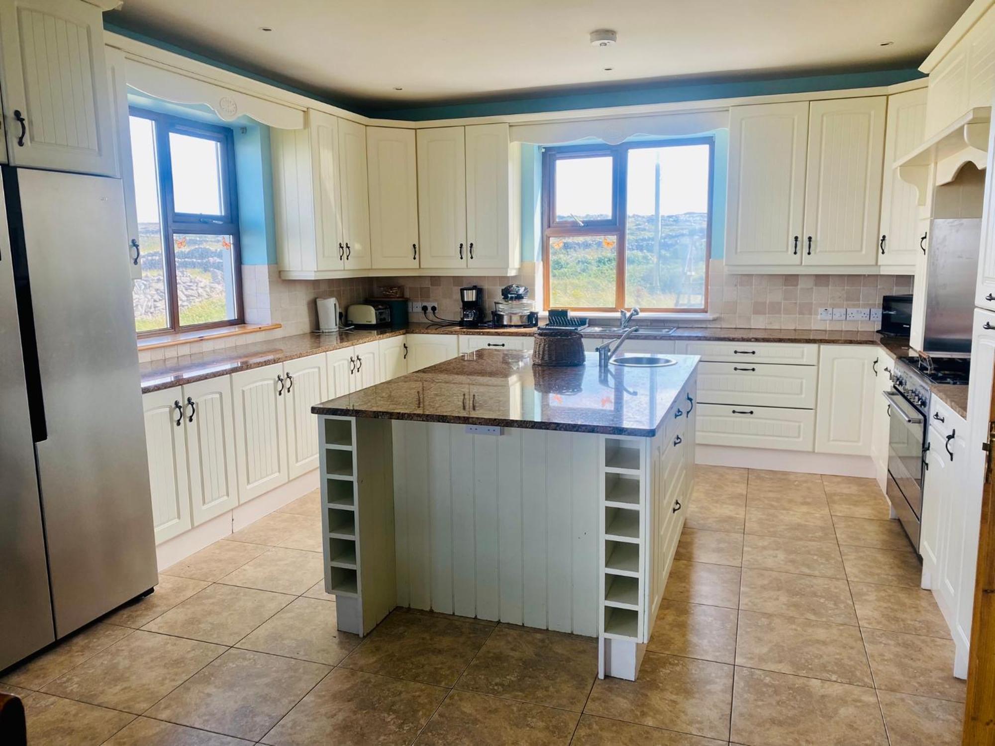 Holiday home Irish Isle Oasis: Spacious 5-bedroom Retreat Bungowla