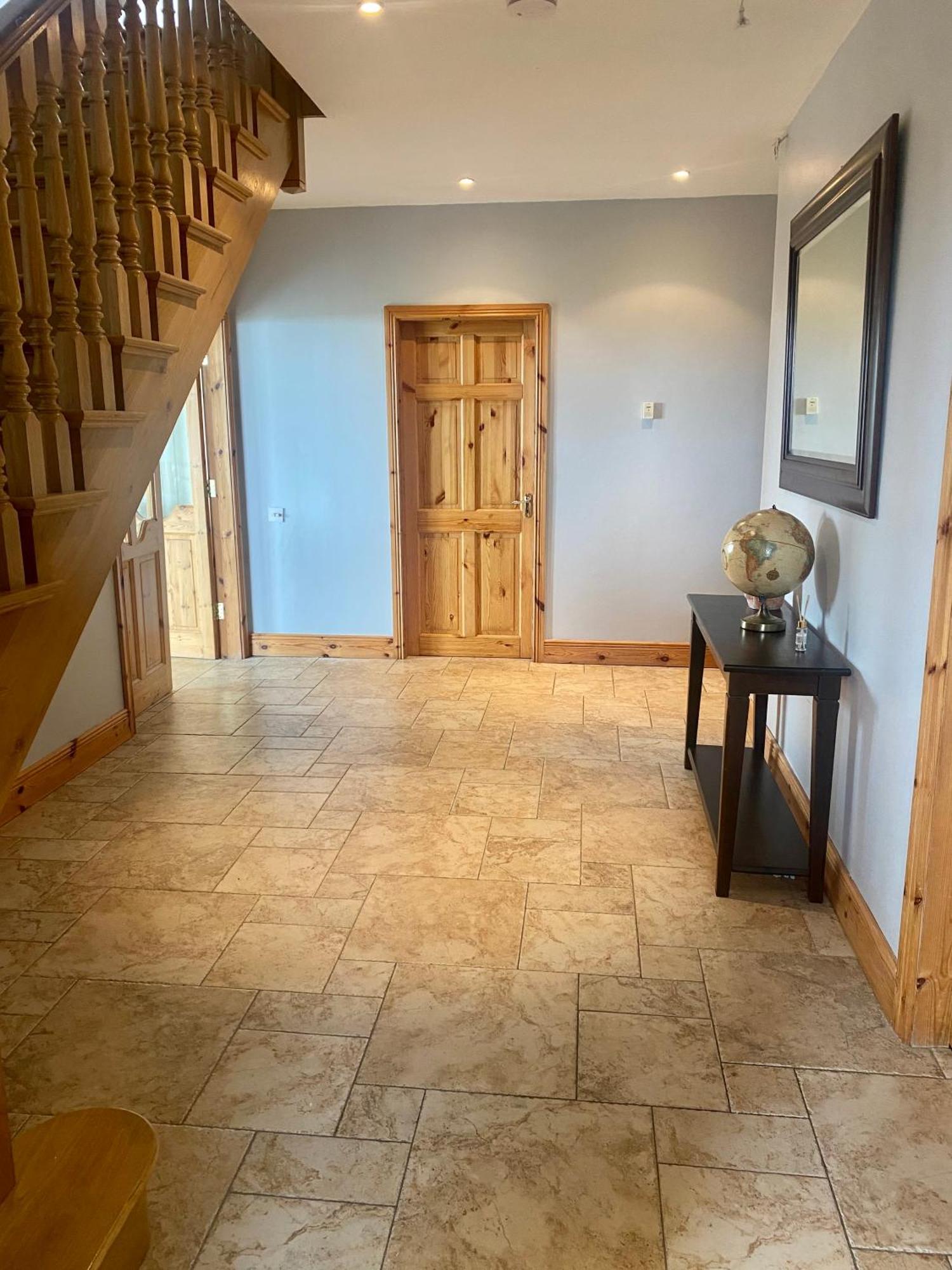 Holiday home Irish Isle Oasis: Spacious 5-bedroom Retreat